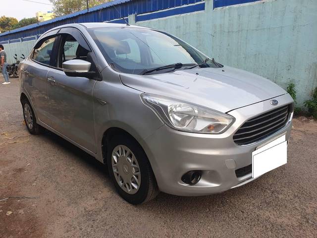 https://images10.gaadi.com/usedcar_image/4542474/original/processed_58ebc2059540c590ef7e4436d099c7f4.jpg?imwidth=6400