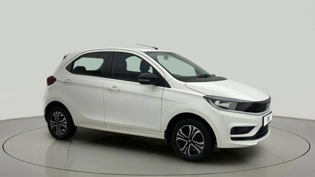 https://images10.gaadi.com/usedcar_image/4542491/original/034f7bac59000f116b17a3dc610624cb.jpg?imwidth=6400