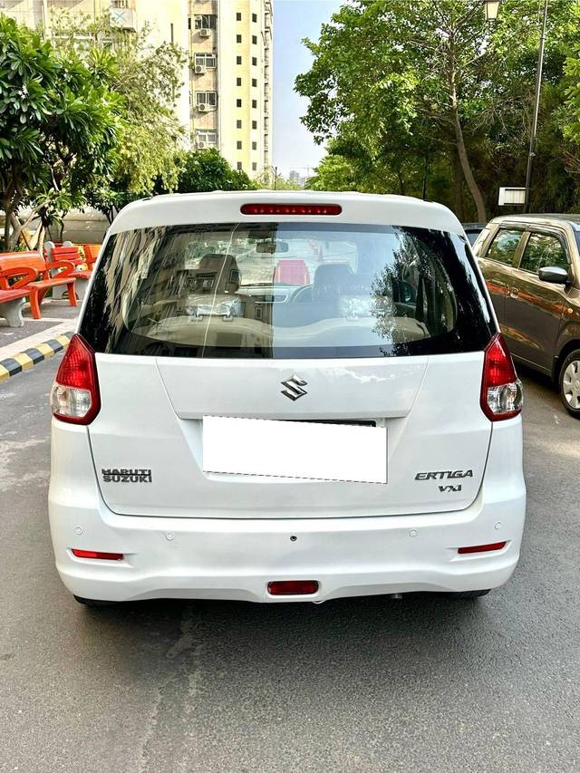 https://images10.gaadi.com/usedcar_image/4542514/original/processed_07449b1a2491b70276bbca18914e6a57.jpg?imwidth=6401