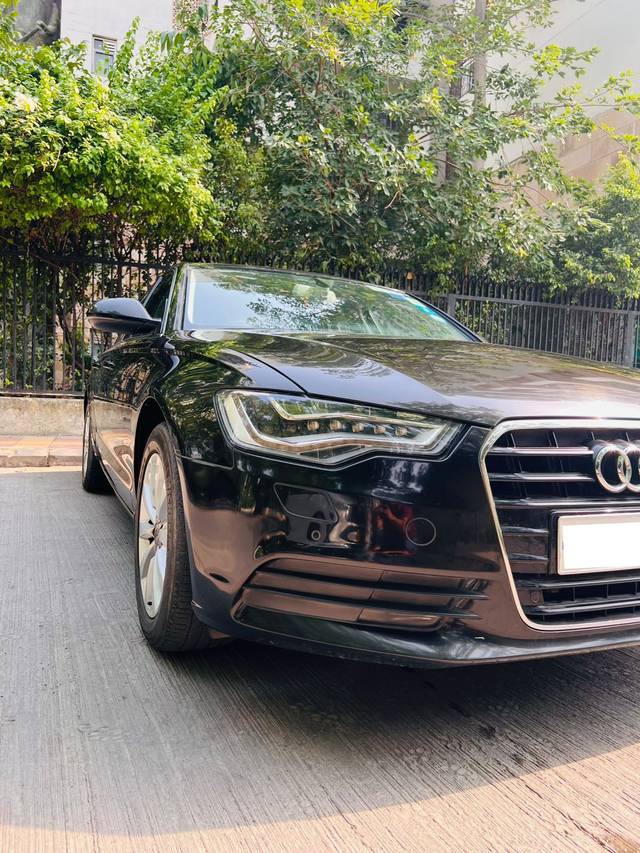 https://images10.gaadi.com/usedcar_image/4542524/original/c7831bbae936a0776c40b67e6fe6f036.jpg?imwidth=6402