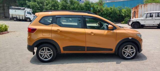 https://images10.gaadi.com/usedcar_image/4542526/original/processed_cb4a51e4663964cdd0589a60ee7d9341.jpg?imwidth=6401