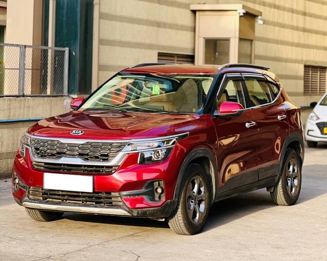 https://images10.gaadi.com/usedcar_image/4542527/original/processed_cd33b6fbd41de665a664e3c460fc1962.jpg?imwidth=6402