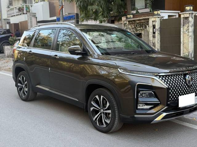 https://images10.gaadi.com/usedcar_image/4542552/original/processed_7bb80dd4abc6c9e2622459e2b765870d.jpg?imwidth=6400
