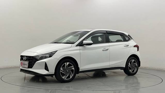 https://images10.gaadi.com/usedcar_image/4542571/original/cfa1d73d3b3cf395347808b8ff881e67.JPG?imwidth=6400