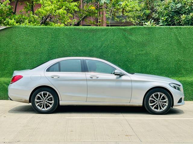 https://images10.gaadi.com/usedcar_image/4542579/original/66496f38a542f137c13dcf80e654609b.jpg?imwidth=6401