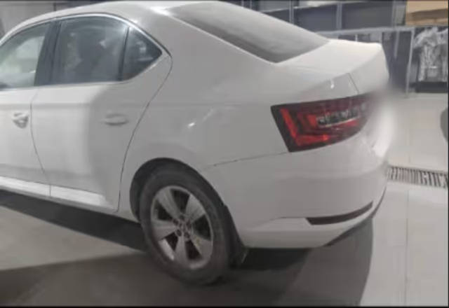 https://images10.gaadi.com/usedcar_image/4542626/original/0e458af9-c640-4414-b1f7-37d461b113c1.?imwidth=6401