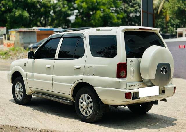https://images10.gaadi.com/usedcar_image/4542644/original/processed_8fa0cb92-16bd-443f-9f7f-acd3aeed19ed.jpg?imwidth=6402