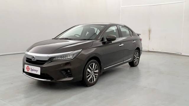 https://images10.gaadi.com/usedcar_image/4542664/original/f56130d11babaf4377eae6d30786d011.JPG?imwidth=6400