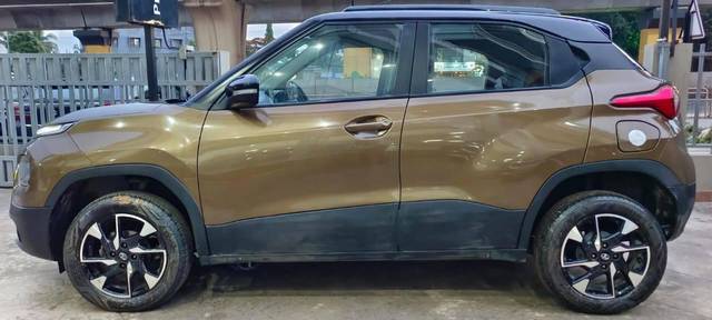 https://images10.gaadi.com/usedcar_image/4542676/original/processed_533fb7b3f2b221a92102abdc9e5d7df3.jpg?imwidth=6402