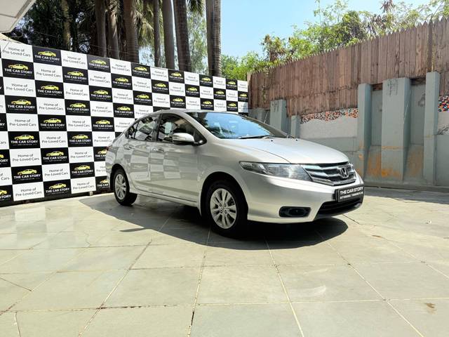 https://images10.gaadi.com/usedcar_image/4542681/original/processed_9957abf386bad34d084d4452d01dfe8b.jpg?imwidth=6400