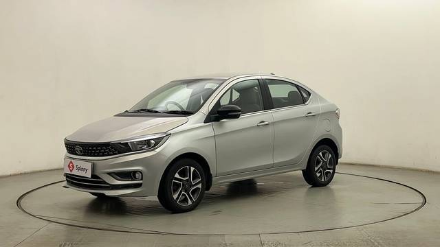 https://images10.gaadi.com/usedcar_image/4542694/original/12cd782afbf170aaaf636f8b77bbdaed.JPG?imwidth=6400