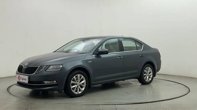 https://images10.gaadi.com/usedcar_image/4542699/original/9da43aed07ccb8de81d7f42c92bf0ace.JPG?imwidth=6400