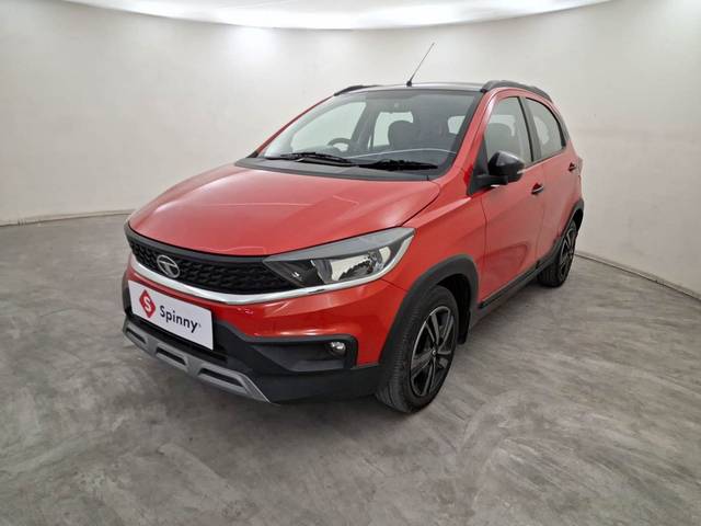 https://images10.gaadi.com/usedcar_image/4542716/original/73ccb0a1f28fe1b3e00cc753a1d6bf6d.jpg?imwidth=6400