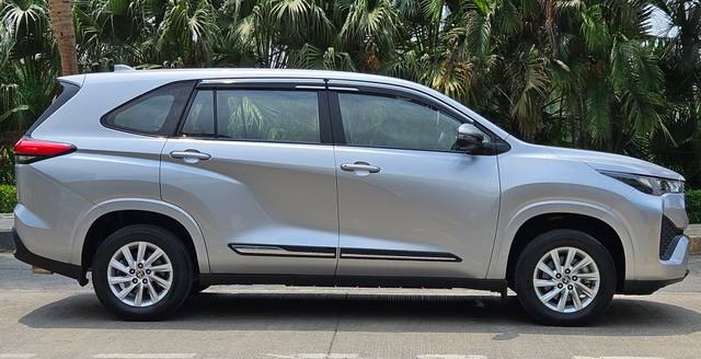https://images10.gaadi.com/usedcar_image/4542722/original/704301a3f71dad30a326f3d401a8fc1c.jpg?imwidth=6401
