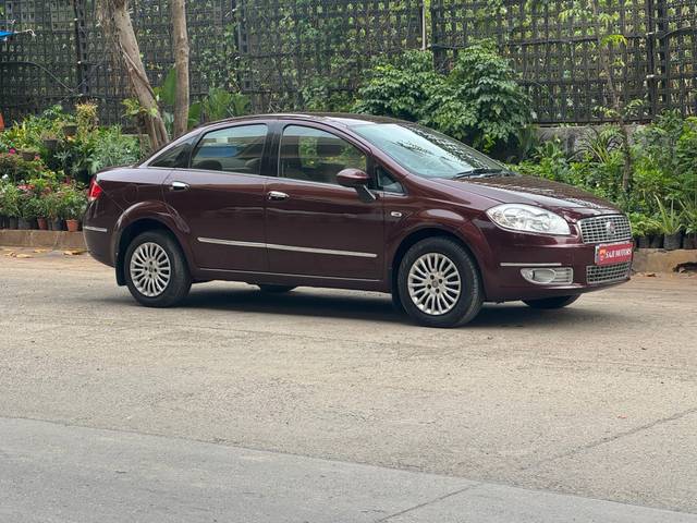 https://images10.gaadi.com/usedcar_image/4542737/original/processed_c18041219c47f1e4dac5f672ade0970c.jpg?imwidth=6401