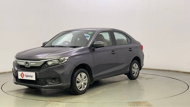 https://images10.gaadi.com/usedcar_image/4542771/original/49515131ef8bd465ab458bb9d5d487d5.JPG?imwidth=6400