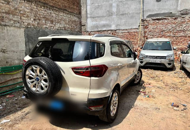 https://images10.gaadi.com/usedcar_image/4542775/original/c6cd2dfd-6715-4e30-a565-2e2463885138.?imwidth=6401
