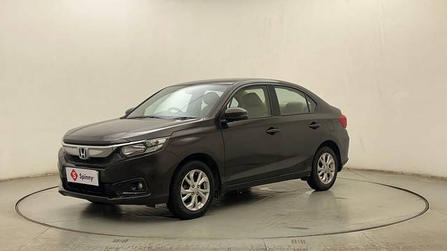 https://images10.gaadi.com/usedcar_image/4542784/original/e3577b07bcf5429a14e6960d5766f511.JPG?imwidth=6400