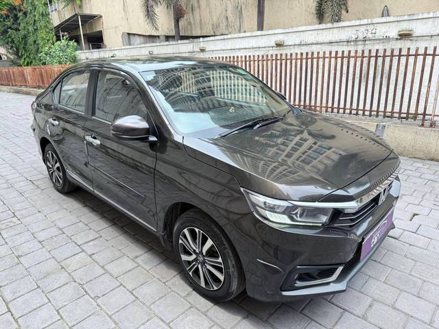https://images10.gaadi.com/usedcar_image/4542814/original/processed_75a8f86c2e3fa9ad8acd2694ae079d2b.jpg?imwidth=6400