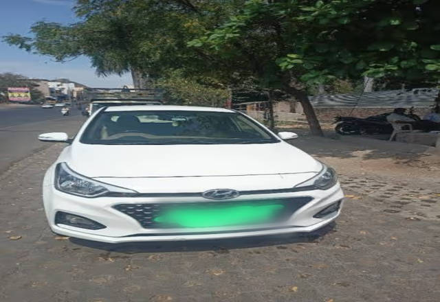 https://images10.gaadi.com/usedcar_image/4542823/original/1656ec42-5278-4599-88cb-cd262f29488a.?imwidth=6400