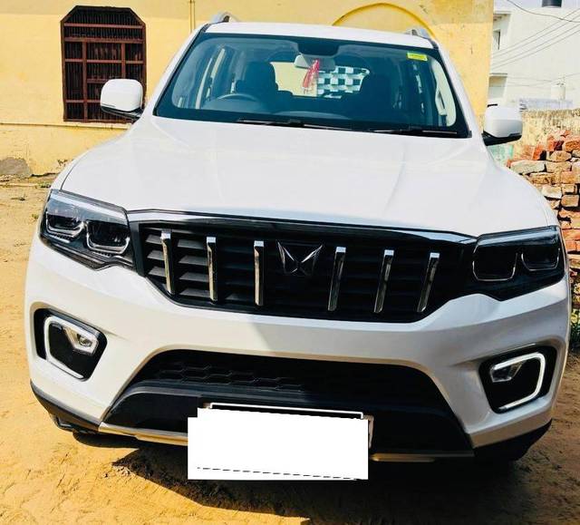 https://images10.gaadi.com/usedcar_image/4542826/original/processed_fcd162af07f2e3ae7ef41294405985f4.jpg?imwidth=6400
