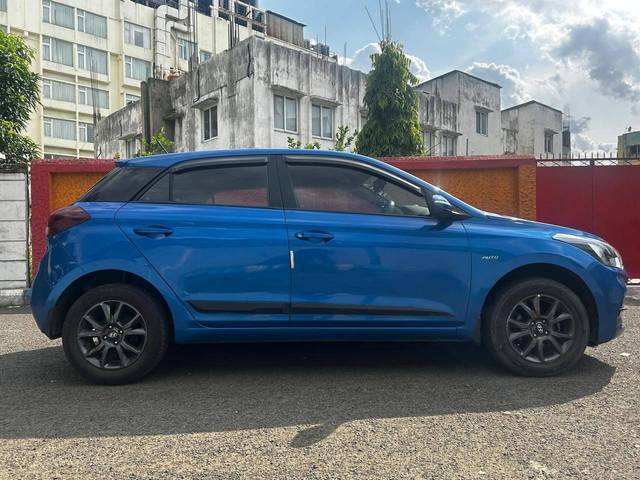 https://images10.gaadi.com/usedcar_image/4542844/original/processed_9f59d869-ccd8-4933-ae1d-7e8d23e174ee.jpg?imwidth=6401