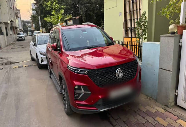 https://images10.gaadi.com/usedcar_image/4542878/original/2aeae8a9-3427-48f0-9bb5-69f637fc015e.?imwidth=6400