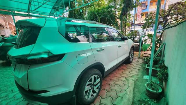 https://images10.gaadi.com/usedcar_image/4542910/original/processed_9ac90983-6473-409a-acc1-56a1cfecfc85.jpg?imwidth=6401