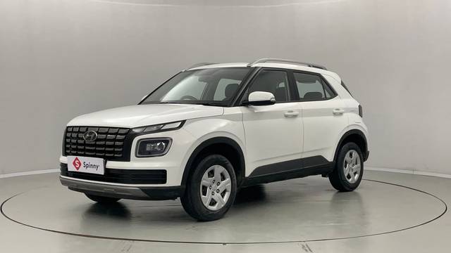 https://images10.gaadi.com/usedcar_image/4542920/original/8950cd3cefd3d2af8e17727384832fbc.JPG?imwidth=6400