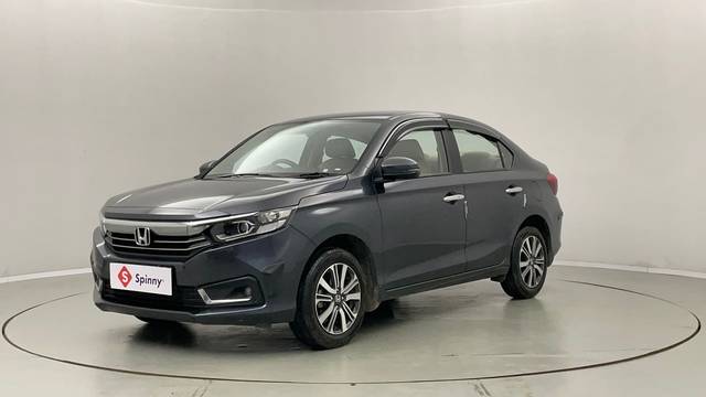 https://images10.gaadi.com/usedcar_image/4542922/original/ec8e4c886b7c7e74c23c23d6d77536bb.JPG?imwidth=6400