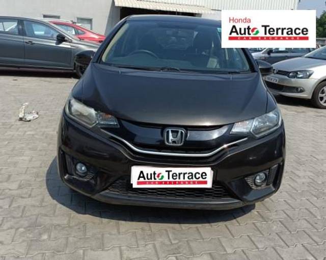 https://images10.gaadi.com/usedcar_image/4542961/original/4d50aeca7a49a4a3de40160aa8c97ab2.jpeg?imwidth=6400