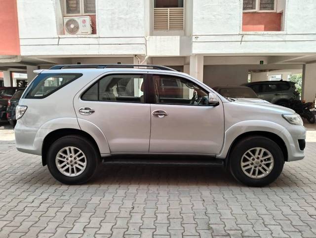 https://images10.gaadi.com/usedcar_image/4542966/original/processed_ed2bc8f9613269770d29f17ef12a8a89.jpg?imwidth=6401