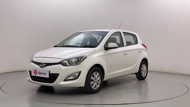 https://images10.gaadi.com/usedcar_image/4542975/original/d5252a50becd39c3a37d6e9ccc38d690.JPG?imwidth=6400
