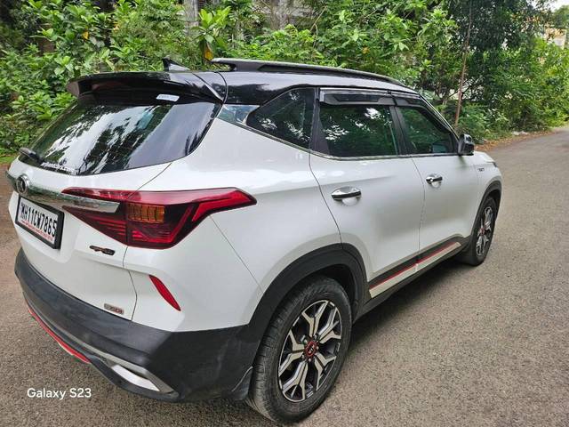 https://images10.gaadi.com/usedcar_image/4543018/original/processed_9fd937fdaf0f0c4de42323ea21101410.jpg?imwidth=6402