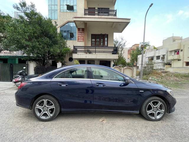 https://images10.gaadi.com/usedcar_image/4543019/original/processed_1e1eebf593b9f08f9586993a00b2c9c8.jpg?imwidth=6401