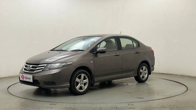 https://images10.gaadi.com/usedcar_image/4543022/original/f756fe7bc0fb6fc78f19793e3161673e.JPG?imwidth=6400