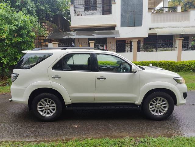 https://images10.gaadi.com/usedcar_image/4543036/original/processed_31eab15cd71582bfbba54b4960d81691.jpg?imwidth=6401