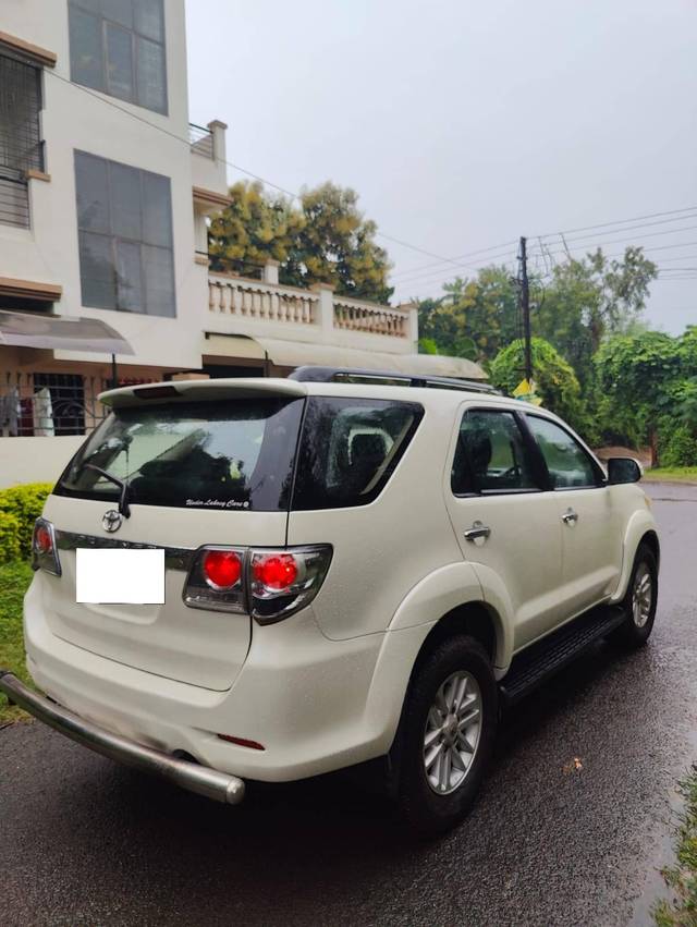 https://images10.gaadi.com/usedcar_image/4543036/original/processed_dc4da8a2fc880a8cd3d630c04b4e25a9.jpg?imwidth=6402