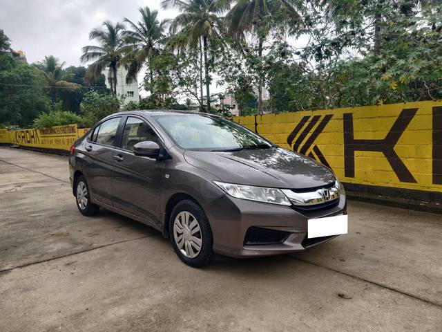 https://images10.gaadi.com/usedcar_image/4543040/original/processed_f104fdc078d457dd4c19be58b6ef5bbc.jpg?imwidth=6400