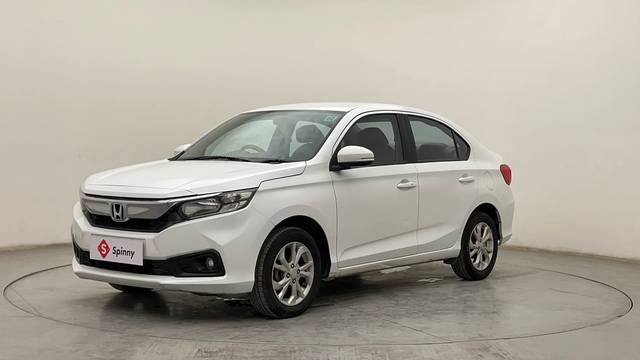 https://images10.gaadi.com/usedcar_image/4543053/original/1cf9fb3d8c009056a61ea7abac6e7b95.JPG?imwidth=6400