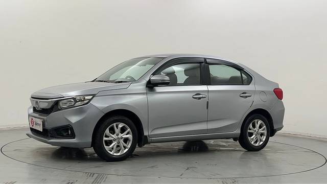 https://images10.gaadi.com/usedcar_image/4543093/original/ed20d2ede937e8513a10f84dbbdd9afa.JPG?imwidth=6400