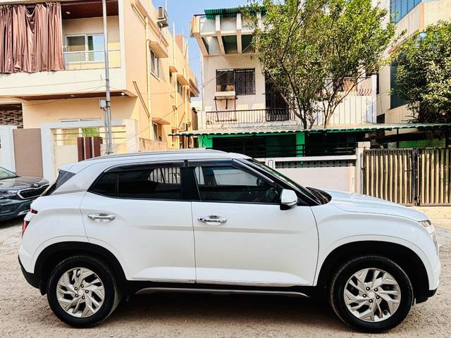 https://images10.gaadi.com/usedcar_image/4543100/original/c7ccd18dde2c7607a1729d0546c42c81.jpg?imwidth=6401