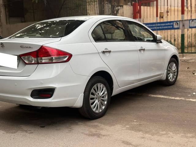https://images10.gaadi.com/usedcar_image/4543112/original/processed_cdcf1565e4c19cdba445dfe32dd60e6a.jpg?imwidth=6402
