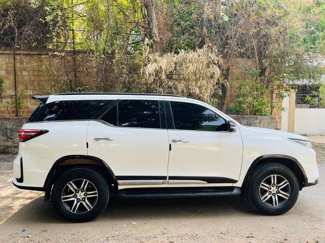 https://images10.gaadi.com/usedcar_image/4543118/original/62319be7632a6befe23b66e30f94b03a.jpg?imwidth=6401