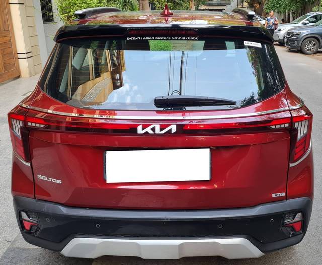https://images10.gaadi.com/usedcar_image/4543126/original/processed_c94c4886ef1790d0bd8ff8b8fb86e44d.jpg?imwidth=6401
