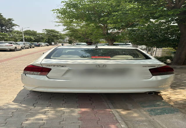 https://images10.gaadi.com/usedcar_image/4543161/original/0e51f815-1815-4eb5-a505-5ed9edd7ef98.?imwidth=6401