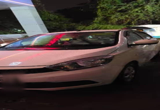 https://images10.gaadi.com/usedcar_image/4543208/original/5443c339-f4de-4d8f-8555-56194acea336.?imwidth=6402