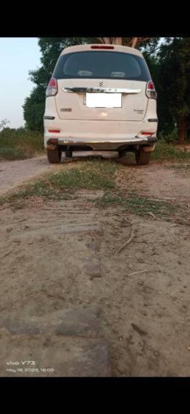 https://images10.gaadi.com/usedcar_image/4543209/original/processed_fcfafcd5-2aa8-49fc-b23a-7384aed33767.jpg?imwidth=6400