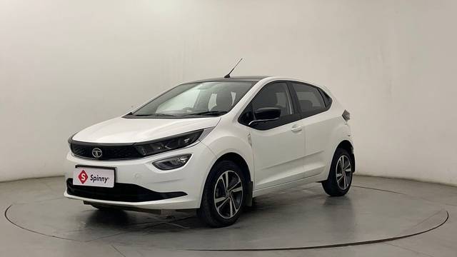 https://images10.gaadi.com/usedcar_image/4543243/original/cc3ddc3747ad2abace12e75e8215ef76.JPG?imwidth=6400