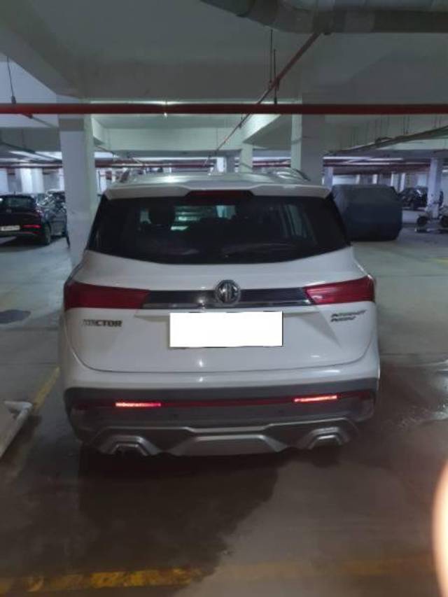 https://images10.gaadi.com/usedcar_image/4543268/original/processed_35c76f1e-5ce9-4bdc-a527-198b3300f3e8.jpg?imwidth=6402